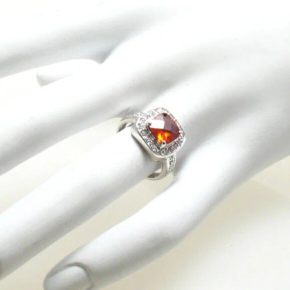 EXQUISITE SQUARE CUT YELLOW TOPAZ COLORED CZ COCKTAIL RING IN STERLING SILVER. - Picture 3 of 3